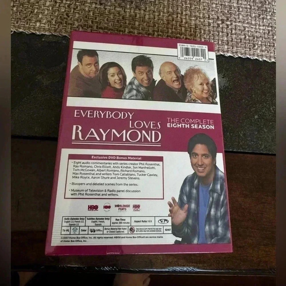Everybody Loves Raymond: The Complete 8th Season - Picture 2 of 6